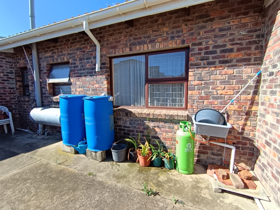 3 Bedroom Property for Sale in Wavecrest Eastern Cape